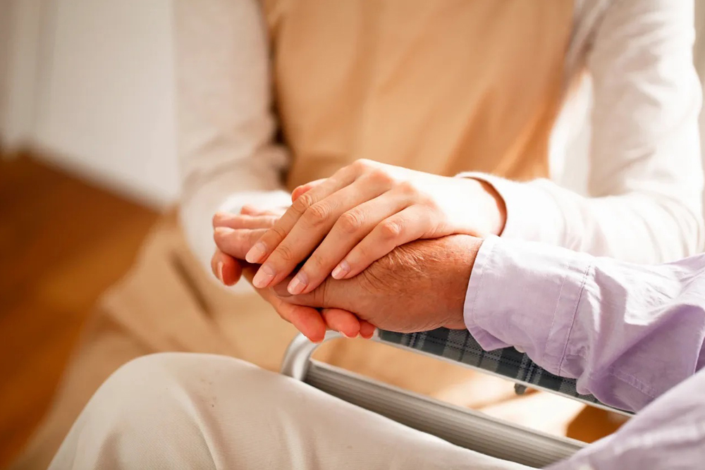 hand holding, best online counseling in Colorado, christian counseling in 19002, online counseling in Pennsylvania